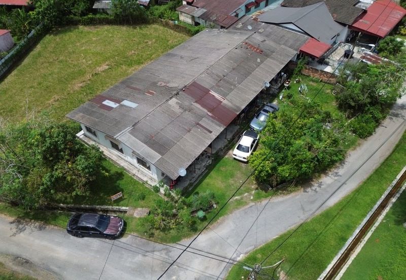 Tanah Freehold Corner Lot, Beserta 4 Unit Rumah Sewa Lokasi di Kg Melayu Batu 8 Ulu Kinta Perak Harga Jualan RM270,000 Sahaja!!!