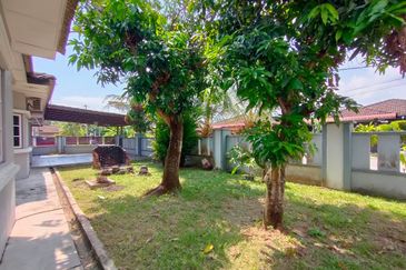 DESA MANJUNG POINT 2