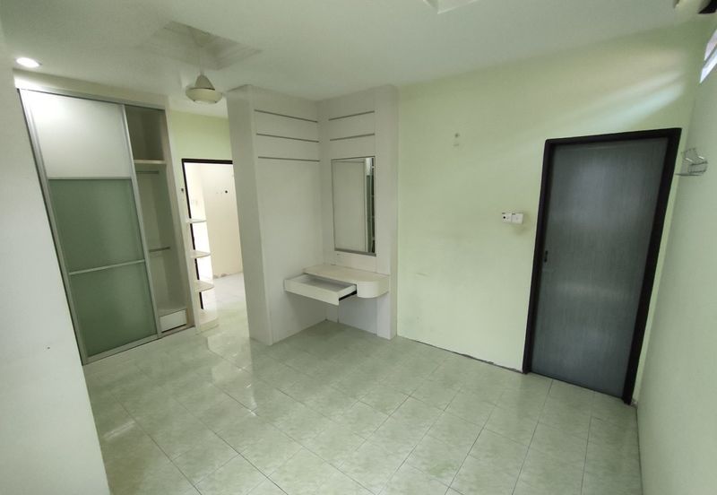 DESA MANJUNG POINT 2