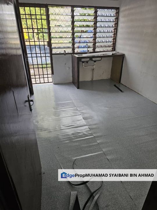 RUMAH TERES 2 TINGKAT BERDEKATAN SEKOLAH MENENGAH KEBANGSAAN SEBERANG JAYA.  📍Lintang Sembilang, Seberang Prai, Penang, Penang, Seberang Perai