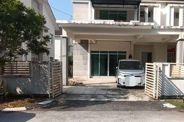 WTS / FOR SALE :  SEMI D DUA TINGKAT DI TAMAN SINAR BAGAN SERAI UNTUK DIJUAL