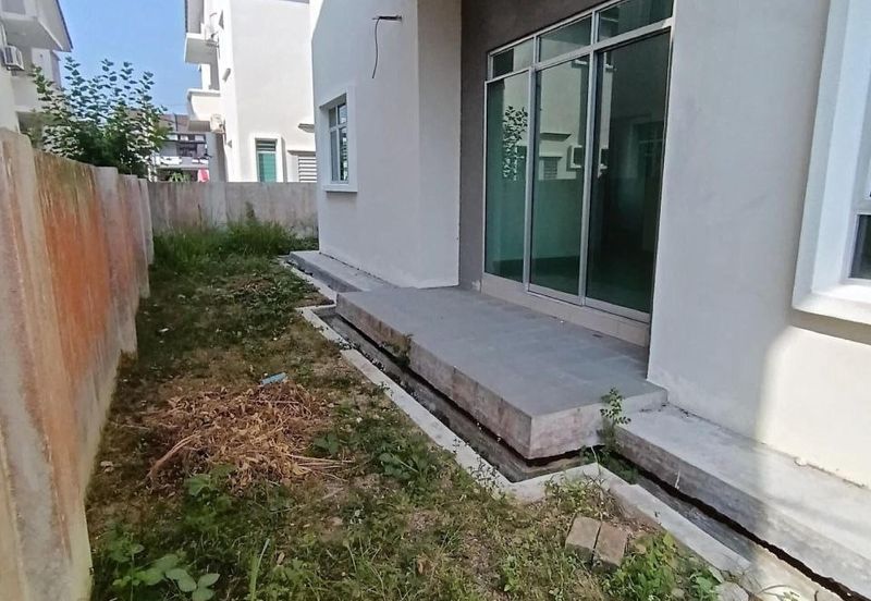 WTS / FOR SALE :  SEMI D DUA TINGKAT DI TAMAN SINAR BAGAN SERAI UNTUK DIJUAL