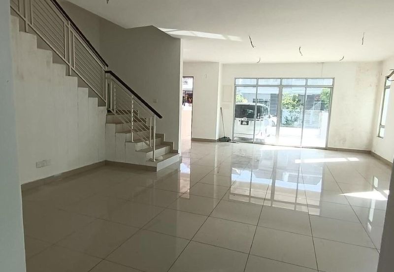 WTS / FOR SALE :  SEMI D DUA TINGKAT DI TAMAN SINAR BAGAN SERAI UNTUK DIJUAL