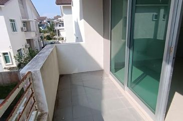 WTS / FOR SALE :  SEMI D DUA TINGKAT DI TAMAN SINAR BAGAN SERAI UNTUK DIJUAL