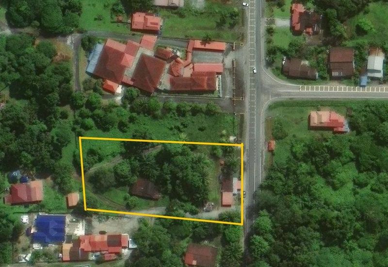 Tanah Untuk Dijual Kg Jelutong, Changkat Jering