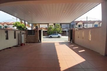 Bandar Laguna Merbok