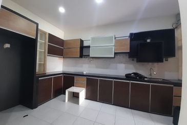 Bandar Laguna Merbok