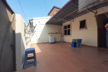 Bandar Laguna Merbok