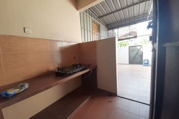 Bandar Laguna Merbok