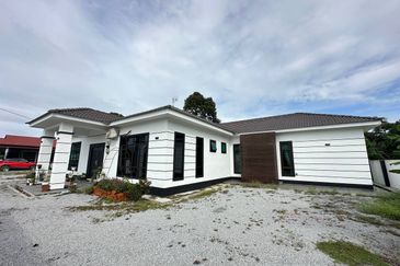 SIMPANG PERAK (PECAHAN LOT 1299)