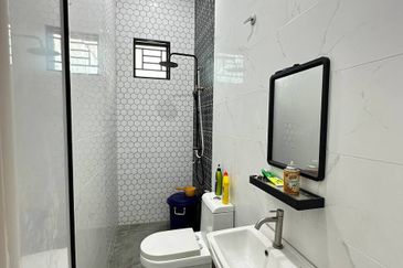 SIMPANG PERAK (PECAHAN LOT 1299)