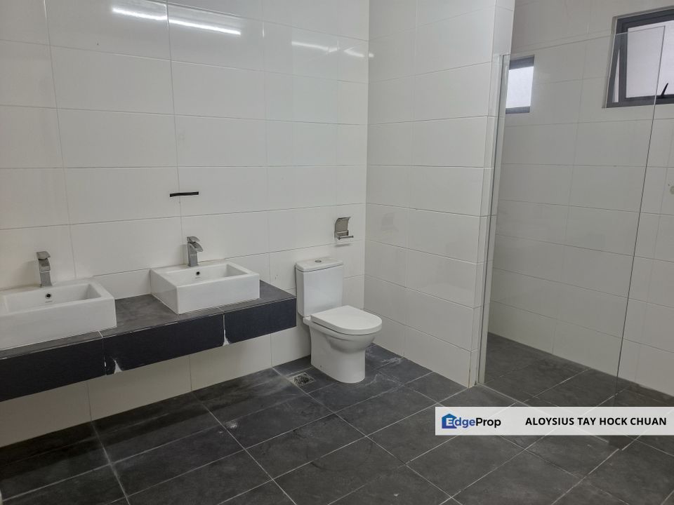 Putra Prima Puchong, 2 Storey, for rent,RM2000, 5 Room, 5 Bathroom, Selangor, Puchong