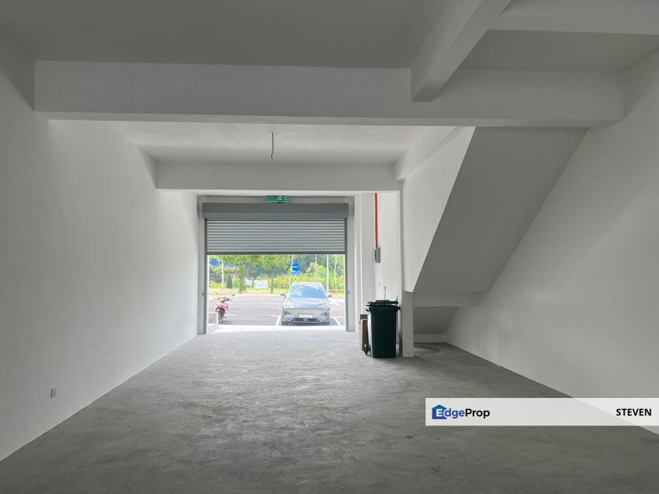 MAIN ROAD FACING &  HIGH VISIBILITY, Selangor, Semenyih