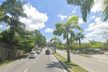 Jalan Suasana, Bandar Tun Hussein Onn