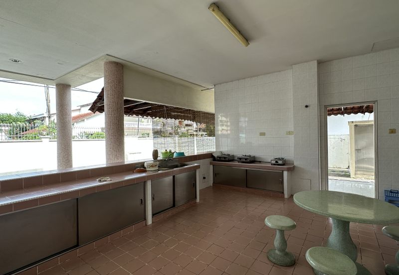 Lorong Taman Pantai 1