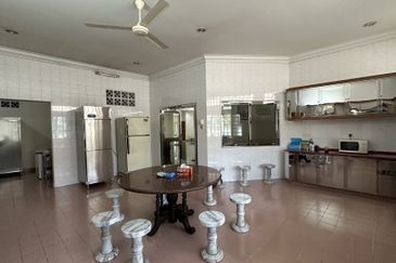 Lorong Taman Pantai 1