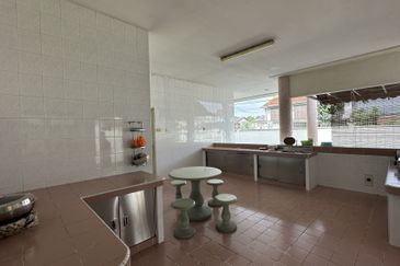 Lorong Taman Pantai 1