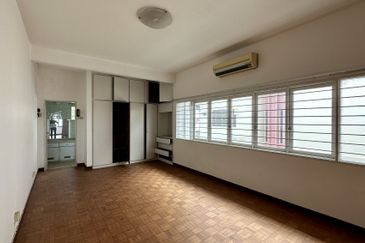 Lorong Taman Pantai 4