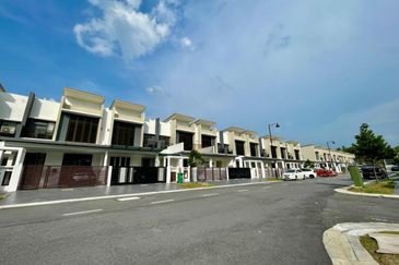 Bandar Kinrara 8