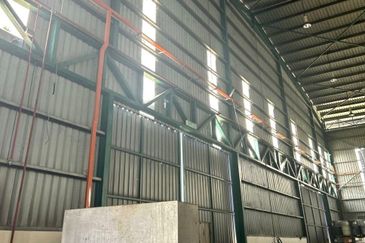 West Port, Pulau Indah