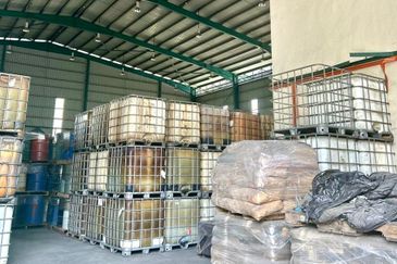 West Port, Pulau Indah