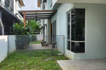 Parkfield Residences, Tropicana Heights