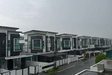 TASEK AVENUE RESIDENT