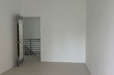 TASEK AVENUE RESIDENT