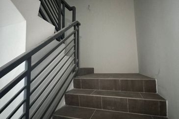 TASEK AVENUE RESIDENT