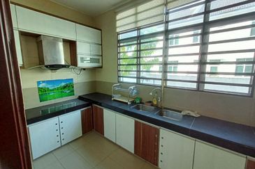 TAMAN MERU DESA PARK