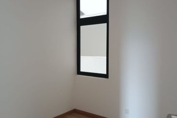 THE COVE HILLSIDE RESIDENCE