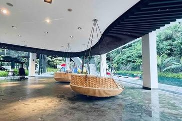 THE COVE HILLSIDE RESIDENCE