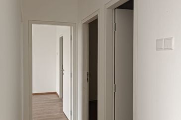 THE COVE HILLSIDE RESIDENCE