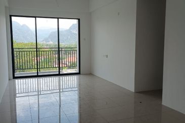 THE COVE HILLSIDE RESIDENCE