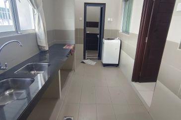 TAMAN MERU DESA PARK