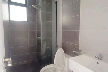 THE COVE HILLSIDE RESIDENCE