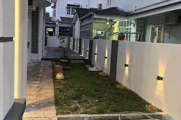 TAMAN IPOH BOULEVARD TIMOR