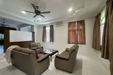 TAMAN IPOH BOULEVARD TIMOR