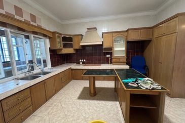 TAMAN IPOH BOULEVARD TIMOR