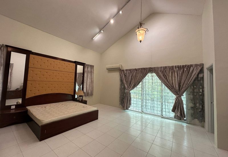 TAMAN IPOH BOULEVARD TIMOR