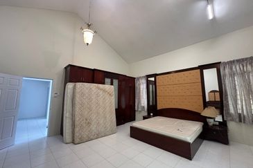 TAMAN IPOH BOULEVARD TIMOR