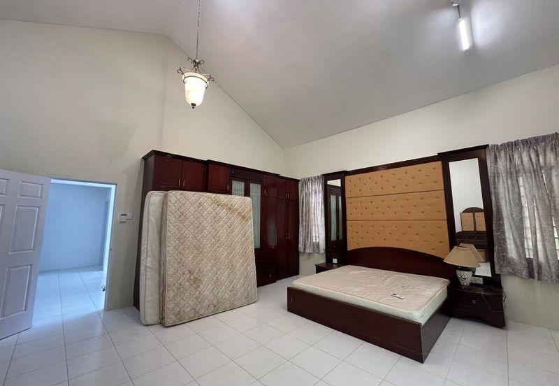 TAMAN IPOH BOULEVARD TIMOR