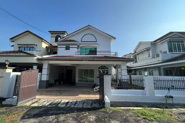 TAMAN IPOH BOULEVARD TIMOR