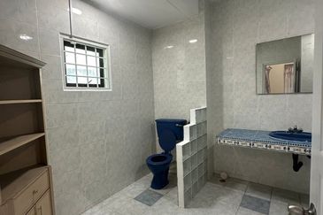 TAMAN IPOH BOULEVARD TIMOR