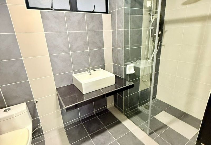 Upper East @ Tiger Lane