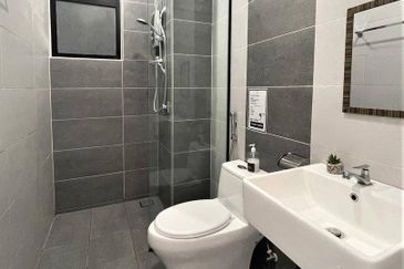 THE COVE HILLSIDE RESIDENCE