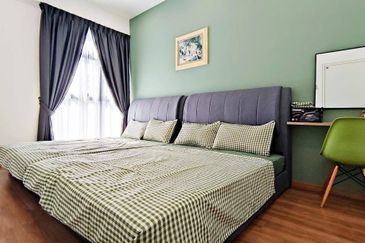 THE COVE HILLSIDE RESIDENCE