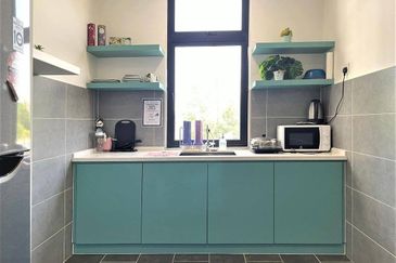 THE COVE HILLSIDE RESIDENCE