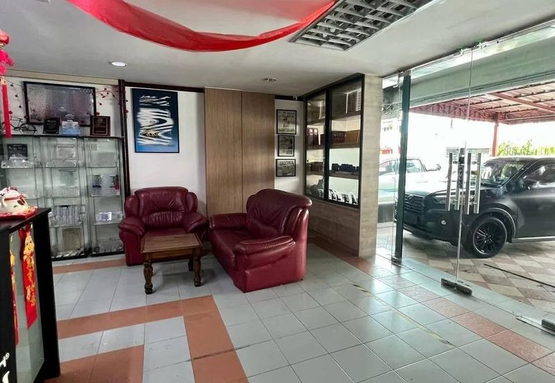 Persiaran Greenhill, Kampung Jawa