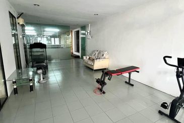 Persiaran Greenhill, Kampung Jawa